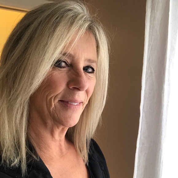 Meet your Posher, Jo-ann - Picture 2 of 3